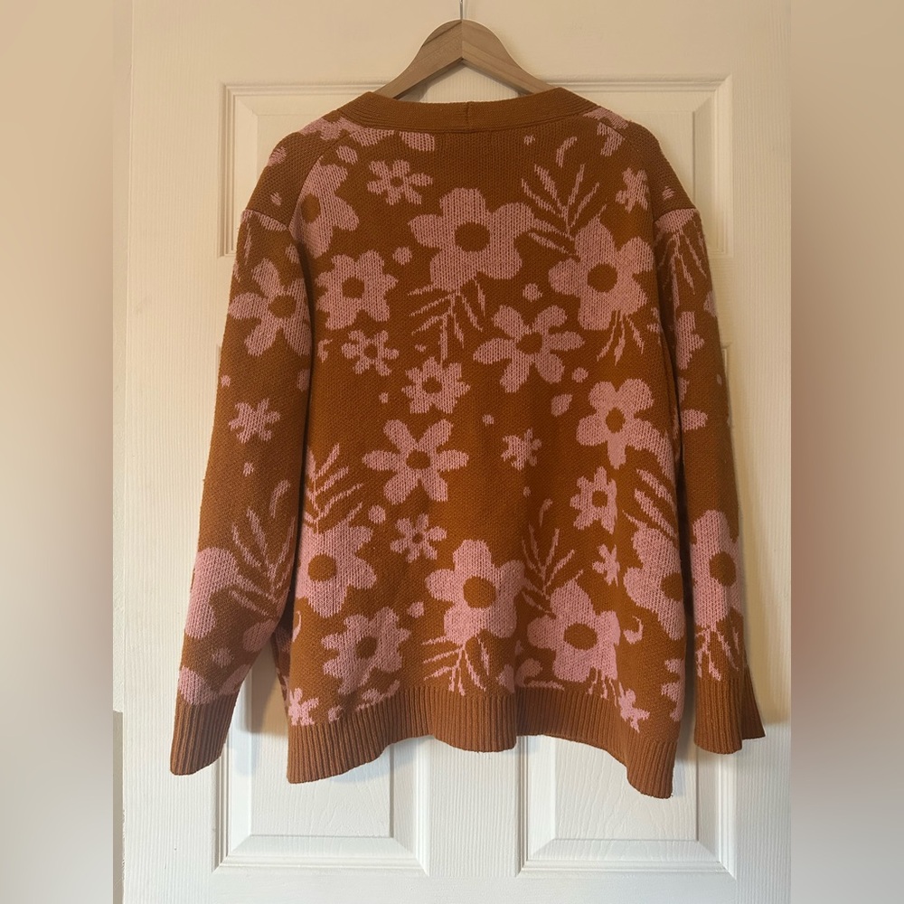 In Loom (Piper & Scoot) Women's Floral Pattern Sweater Cardigan, Size M/L - Picture 3 of 7